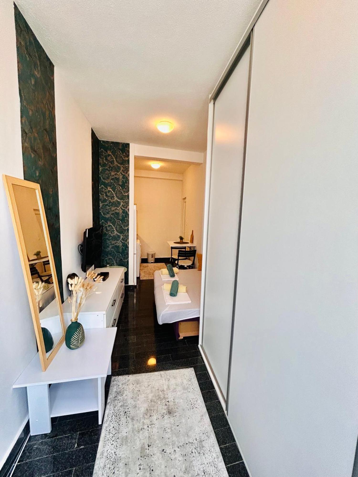 Apartments City Zone Мостар Екстер'єр фото